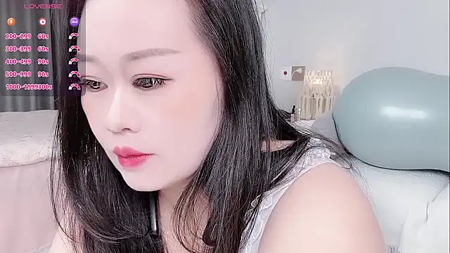 Snapshot of B-Yaya chatting on 28, 9, 2025 B-Yaya online show from 28, 9, 2025