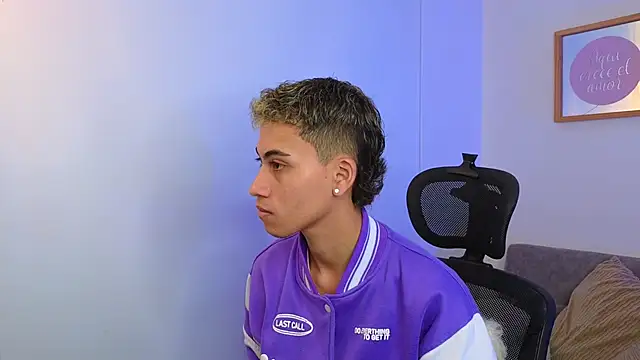 yulian vasquez online show from 9, 10, 2025