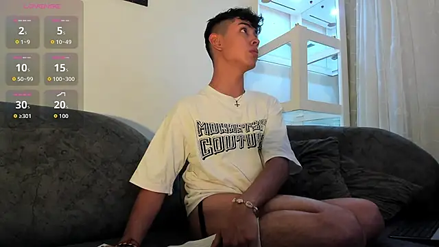 LoganTwink18 online show from 13, 9, 2025