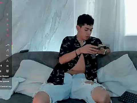 Snapshot of LoganTwink18 chatting on 22, 2, 2026 LoganTwink18 online show from 22, 2, 2026