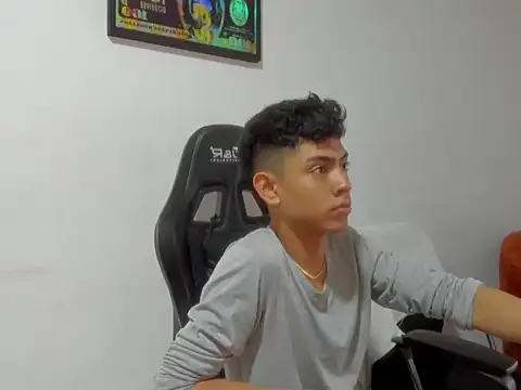 Snapshot of LoganTwink18 chatting on 3, 3, 2026 LoganTwink18 online show from 3, 3, 2026