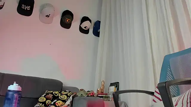 Snapshot of santi_xximo chatting on 13, 10, 2025 santi xximo online show from 13, 10, 2025