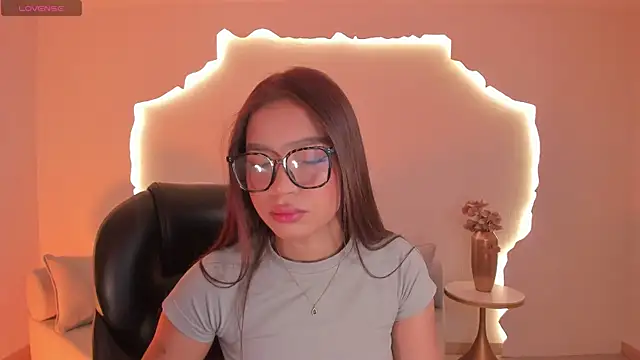 Snapshot of SophieHouston_ chatting on 27, 6, 2026 SophieHouston online show from 27, 6, 2026