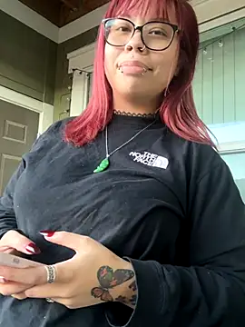 Snapshot of moan4mona chatting on 29, 10, 2025 moan4mona online show from 29, 10, 2025