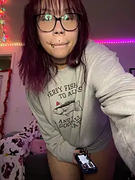 Snapshot of moan4mona chatting on 23, 11, 2025 moan4mona online show from 23, 11, 2025