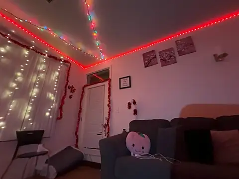 Snapshot of moan4mona chatting on 1, 12, 2025 moan4mona online show from 1, 12, 2025