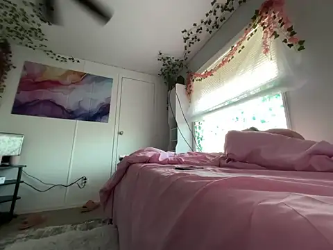 Snapshot of moan4mona chatting on 4, 4, 2026 moan4mona online show from 4, 4, 2026