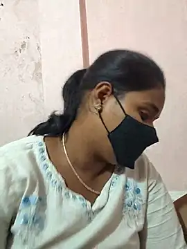 Snapshot of Priyathegirl chatting on 10, 9, 2025 Priyathegirl online show from 10, 9, 2025