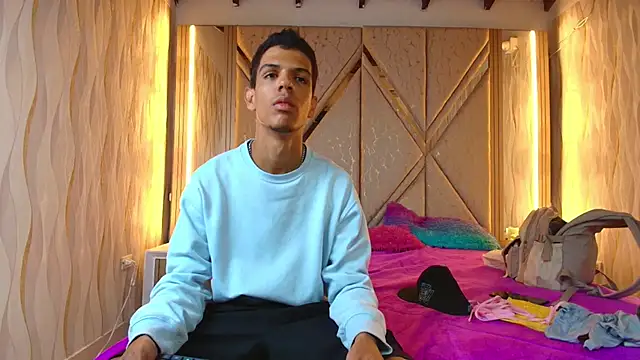 Hotcouple 222 online show from 6, 11, 2025