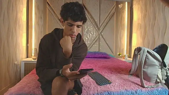 Hotcouple 222 online show from 3, 3, 2026