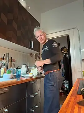 SexyLeon8 online show from 7, 11, 2025