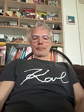 Snapshot of SexyLeon8 chatting on 24, 4, 2026 SexyLeon8 online show from 24, 4, 2026