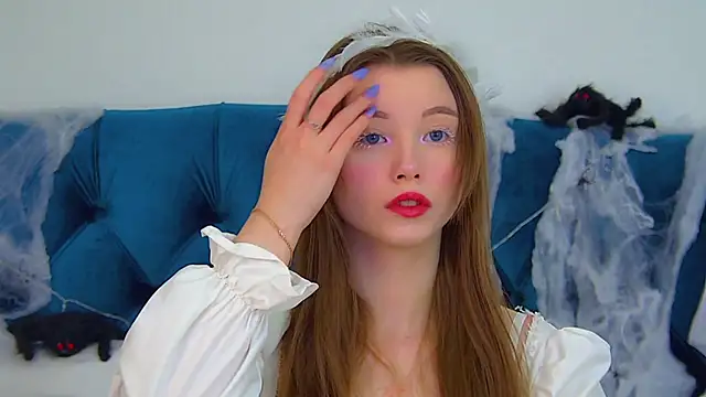 KeiraAsti online show from 24, 10, 2025