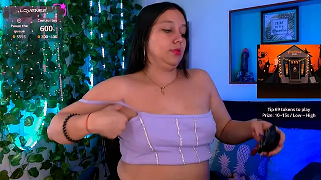 Snapshot of camila_lewis chatting on 9, 10, 2025 camila lewis online show from 9, 10, 2025