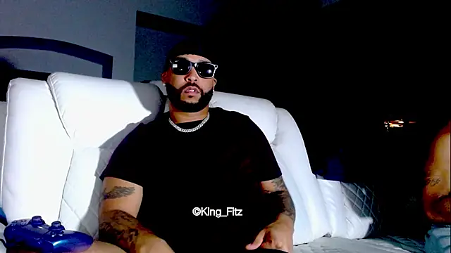 Snapshot of KING_FITZ chatting on 28, 4, 2026 KING FITZ online show from 28, 4, 2026
