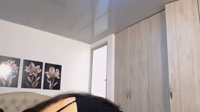 pinky f00x online show from 15, 3, 2026