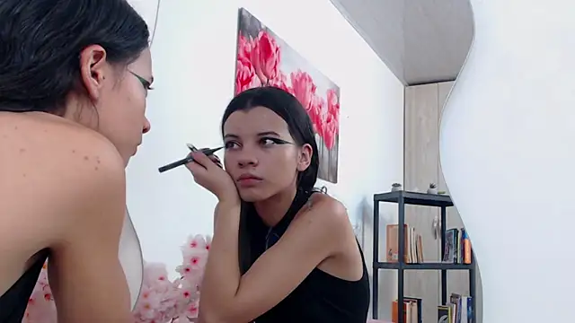 pinky f00x online show from 7, 4, 2026