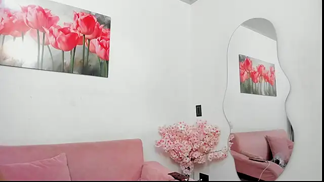 Snapshot of pinky_f00x chatting on 7, 7, 2026 pinky f00x online show from 7, 7, 2026