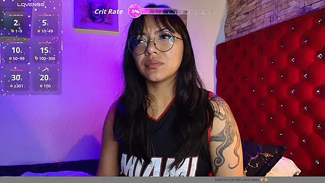 Snapshot of Victoria_Thompson1 chatting on 29, 11, 2025 Victoria Thompson1 online show from 29, 11, 2025