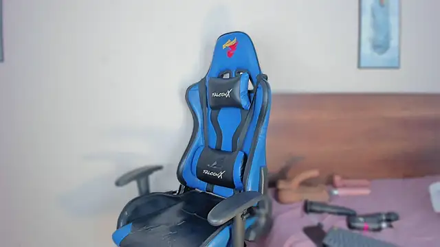 Niicol Jenner online show from 15, 2, 2026