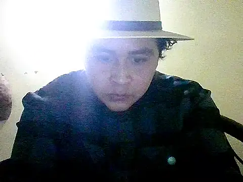 Snapshot of jorgexsuil2hh chatting on 15, 12, 2025 jorgexsuil2hh online show from 15, 12, 2025