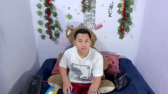 NataliaAndJulliam online show from 17, 10, 2025