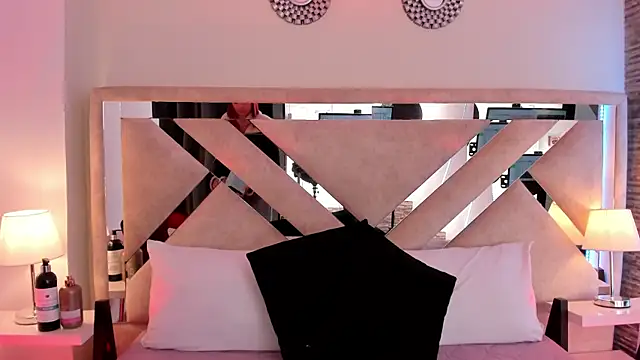 ximena vasquez8 online show from 12, 4, 2026