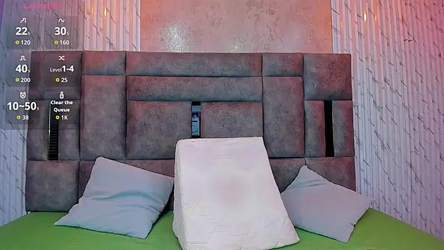 Miah Palacio online show from 11, 9, 2025