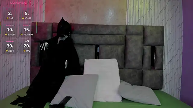 Miah Palacio online show from 31, 10, 2025