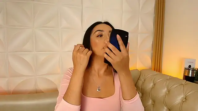 Snapshot of ana_riveros chatting on 12, 11, 2025 ana riveros online show from 12, 11, 2025