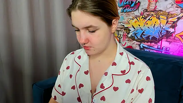 Julia Jips online show from 30, 9, 2025