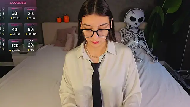 Carrie Roberts online show from 21, 10, 2025