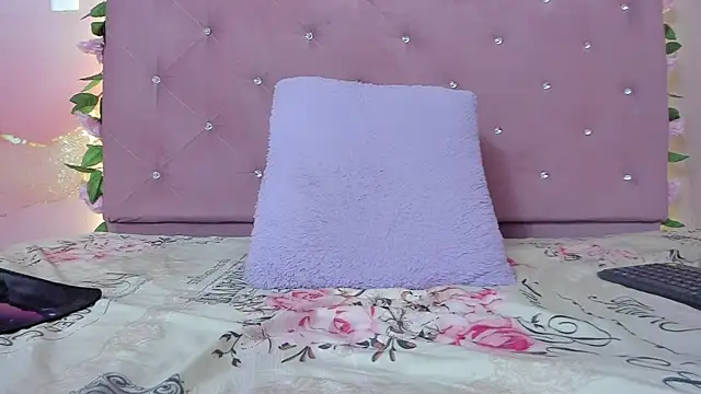 Snapshot of violet_taylor_ chatting on 18, 5, 2026 violet taylor online show from 18, 5, 2026