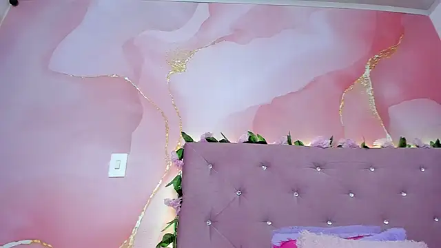 Snapshot of violet_taylor_ chatting on 25, 6, 2026 violet taylor online show from 25, 6, 2026