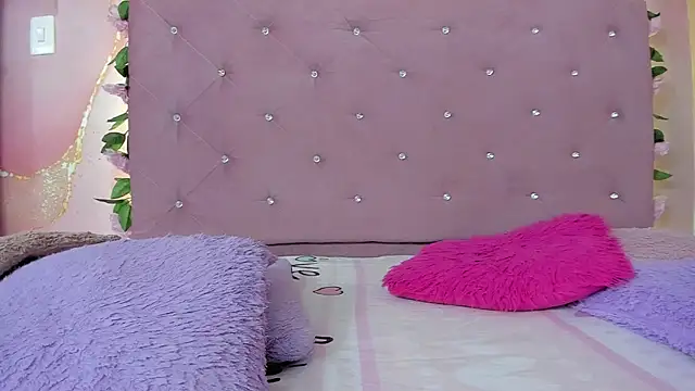 Snapshot of violet_taylor_ chatting on 27, 6, 2026 violet taylor online show from 27, 6, 2026