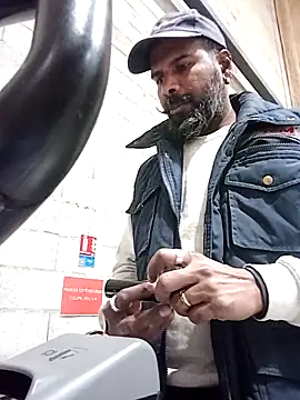 Snapshot of frenchblackc31 chatting on 14, 11, 2025 frenchblackc31 online show from 14, 11, 2025
