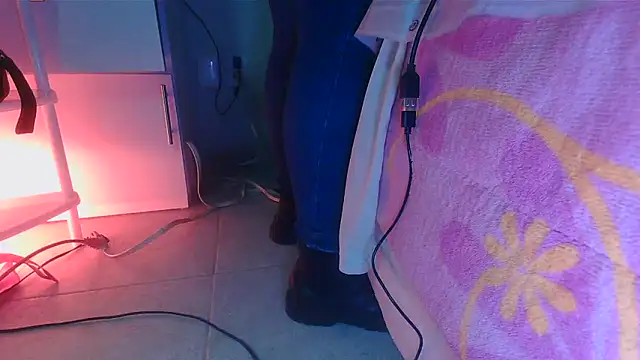 SatiroyNinfa online show from 6, 4, 2026