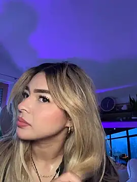 OriannaFox online show from 8, 9, 2025