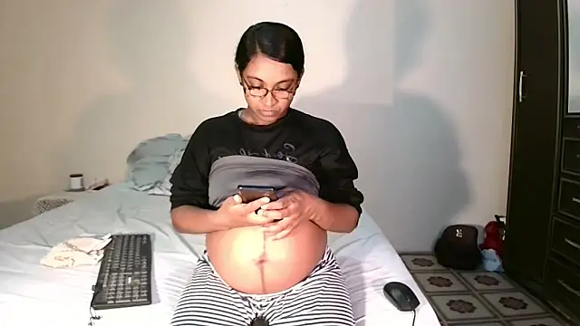 Snapshot of indiansweetflava chatting on 24, 4, 2026 indiansweetflava online show from 24, 4, 2026