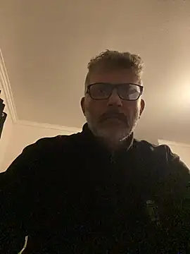 Snapshot of max219 chatting on 23, 11, 2025 max219 online show from 23, 11, 2025