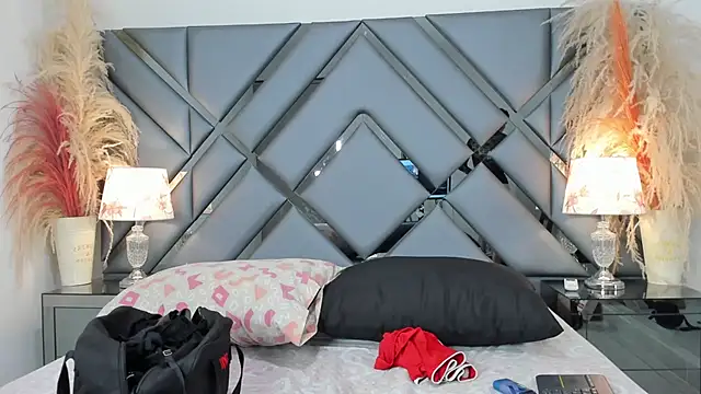 Milan LewisS online show from 18, 11, 2025