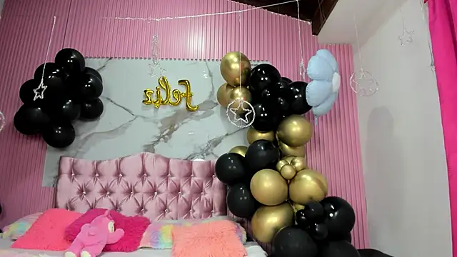 Snapshot of Mindy_19 chatting on 23, 4, 2026 Mindy 19 online show from 23, 4, 2026