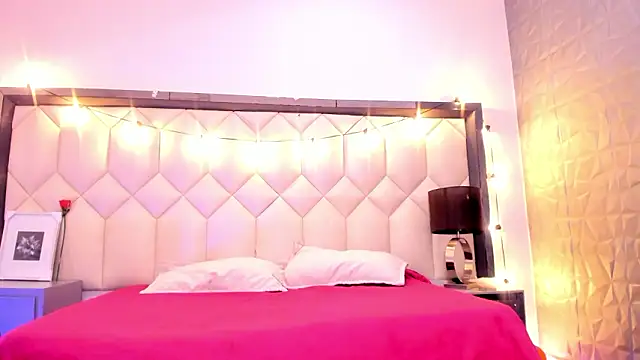 Scarletbigbug online show from 24, 2, 2026