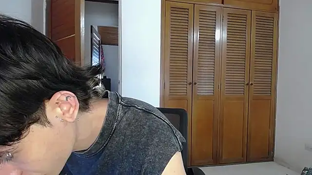 Snapshot of Michael_blue chatting on 24, 6, 2026 Michael blue online show from 24, 6, 2026