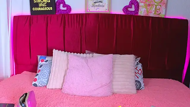 Snapshot of cuteeimy chatting on 22, 6, 2026 cuteeimy online show from 22, 6, 2026