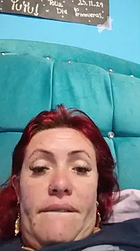 carolinhe  online show from 2, 12, 2025