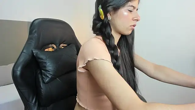 carlina 15 online show from 4, 11, 2025