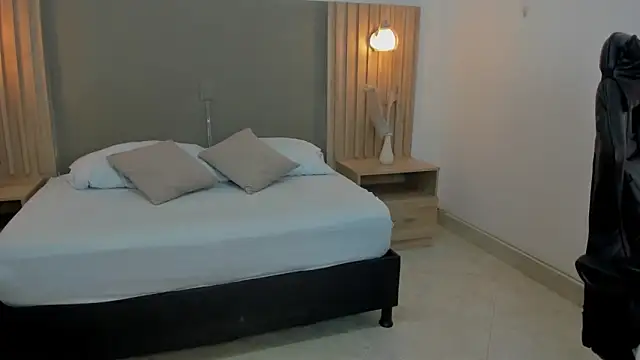 Snapshot of carlina_15 chatting on 19, 12, 2025 carlina 15 online show from 19, 12, 2025