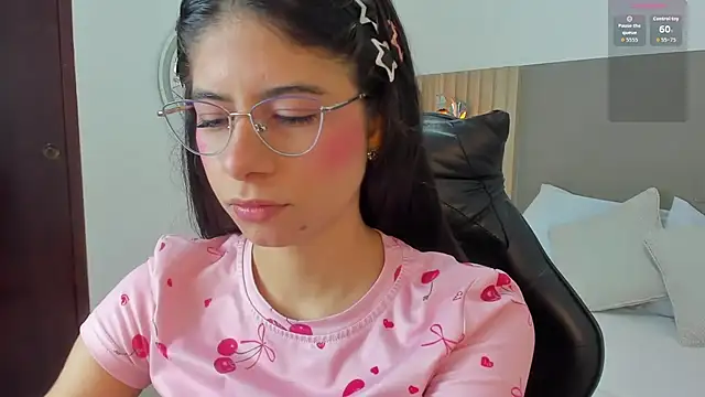 Snapshot of carlina_15 chatting on 4, 4, 2026 carlina 15 online show from 4, 4, 2026