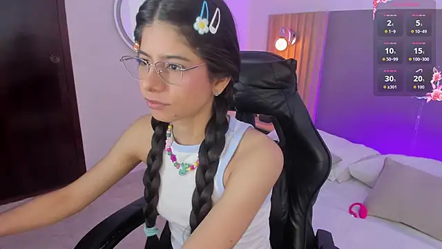 Snapshot of carlina_15 chatting on 19, 6, 2026 carlina 15 online show from 19, 6, 2026